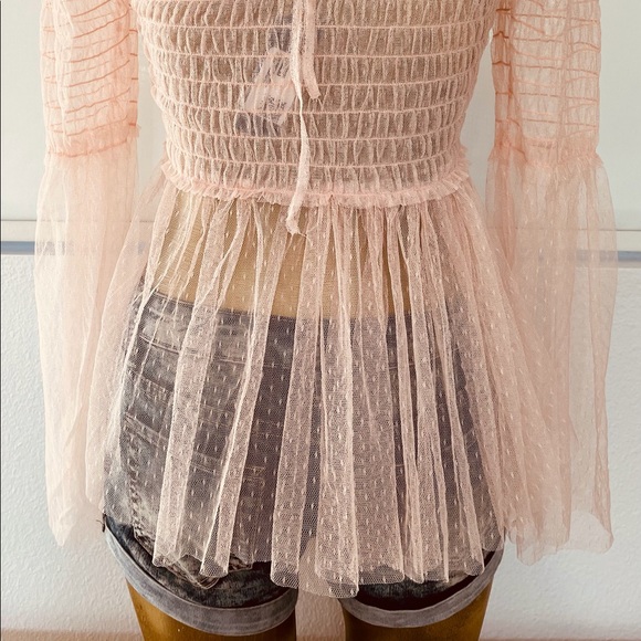 ROMEO & JULIET COUTURE $130 NWT Sheer Peasant TOP Large - Picture 9 of 13